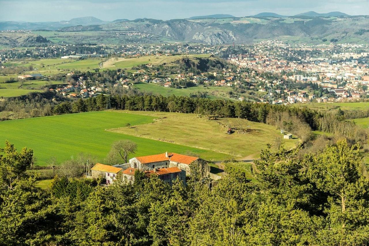 Domaine De Bauzit Bed & Breakfast Vals-pres-le-Puy Exterior photo